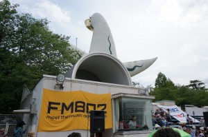 FM802 ファンキーマーケット　会場内で生放送