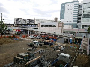 南千里駅前公共広場の工事状況