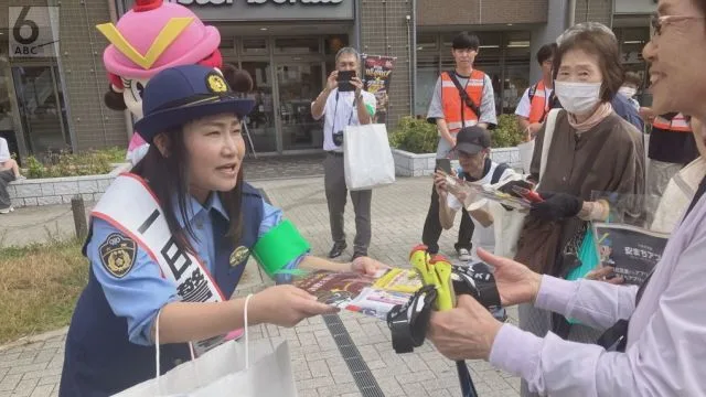 「ぜったい乗っちゃダメ」吉本新喜劇 島田珠代さん一日署長 | ABCニュース